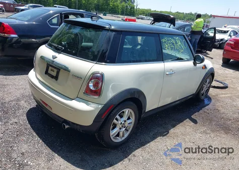 2013 Mini Hardtop Cooper z USA, uszkodzony, nr VIN WMWSU3C5XDT689777